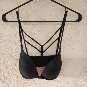 32 D, BLACK, VICTORIS SECRETS, FRONT CLASP BRA